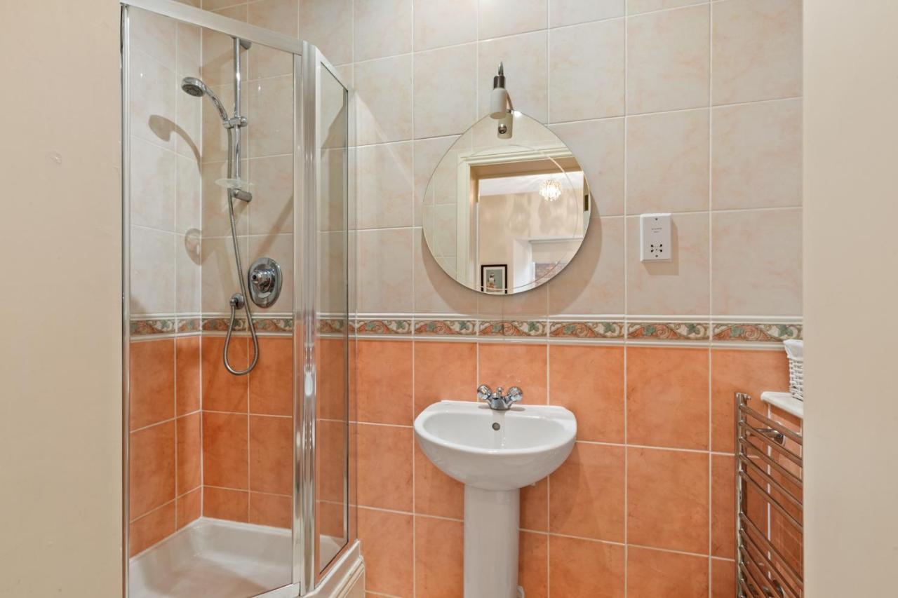 Bryn Y Mor - Tenby Apartment Sea Views Ngoại thất bức ảnh